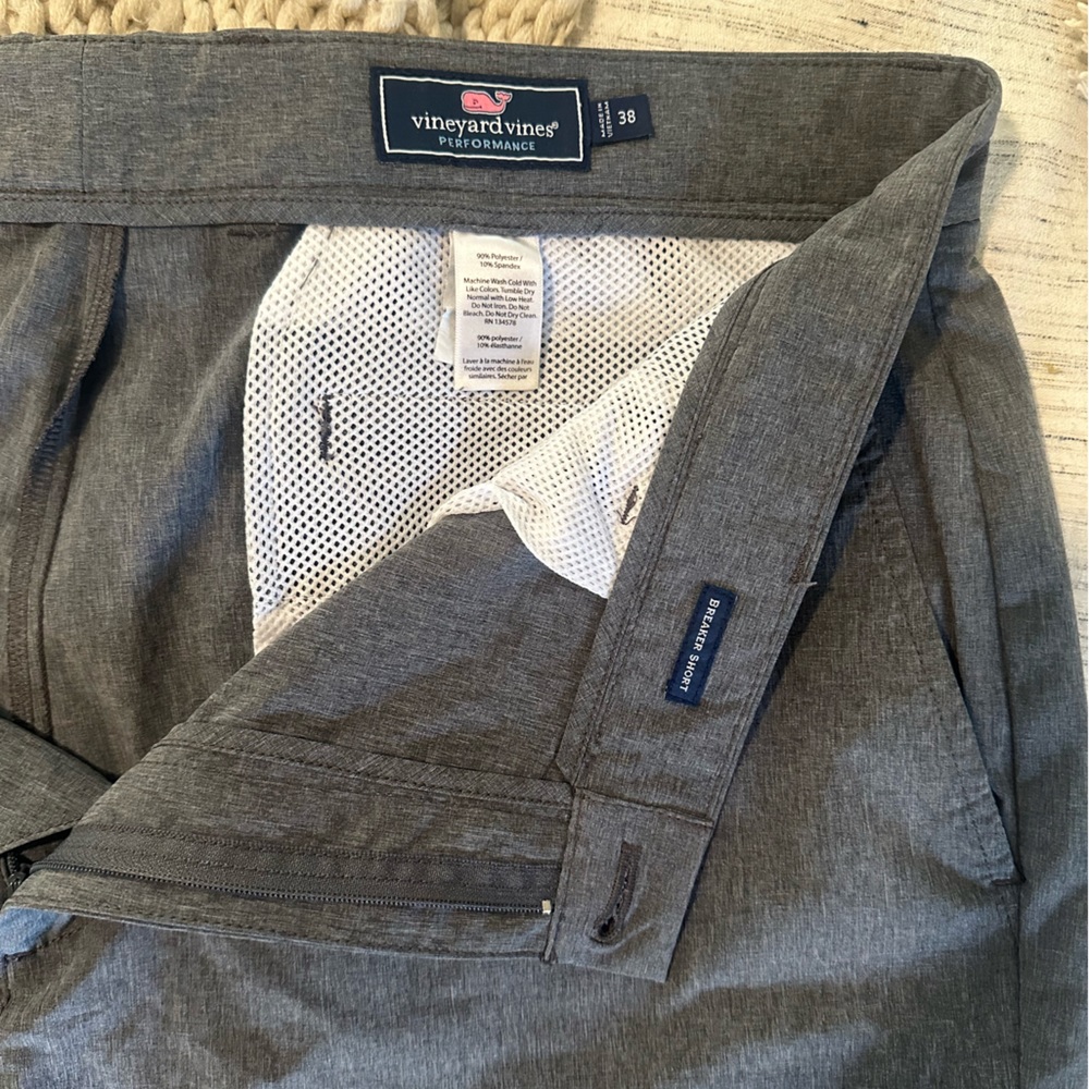 Vineyard vines performance shorts